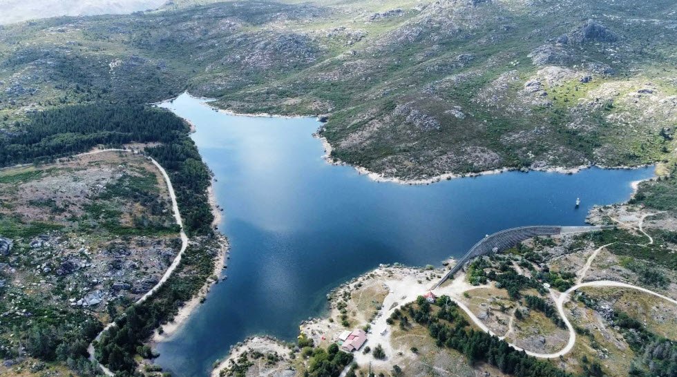 Praia Fluvial do Vale do Rossim , Portugal